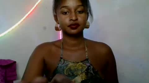 olinah610 online show from 05/25/26, 11:16