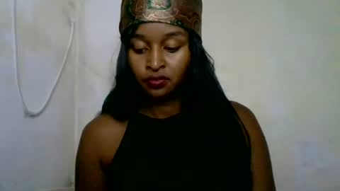 Snapshot of olinah610 chatting on 06/10/26, 10:25 olinah610 online show from 06/10/26, 10:25