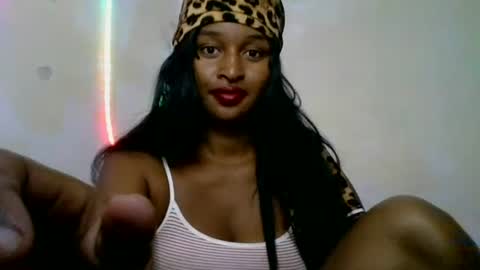Snapshot of olinah610 chatting on 06/12/26, 10:25 olinah610 online show from 06/12/26, 10:25