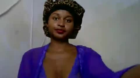 Snapshot of olinah610 chatting on 06/19/26, 01:26 olinah610 online show from 06/19/26, 01:26