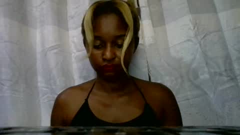 Snapshot of olinah610 chatting on 07/08/26, 07:24 olinah610 online show from 07/08/26, 07:24