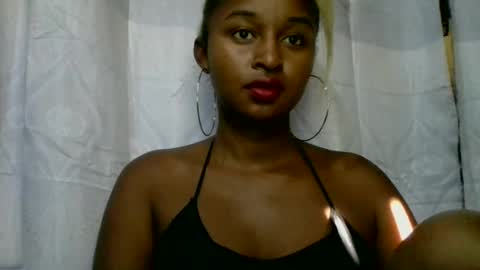 Snapshot of olinah610 chatting on 07/12/26, 05:09 olinah610 online show from 07/12/26, 05:09