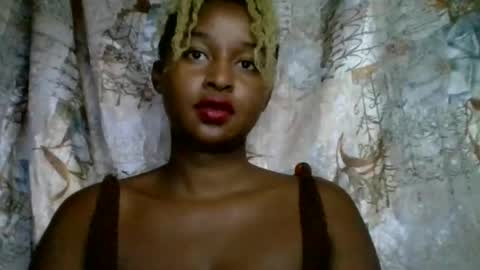 Snapshot of olinah610 chatting on 07/24/26, 07:39 olinah610 online show from 07/24/26, 07:39