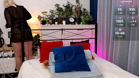 OliSunny Olivia online show from 12/31/24, 02:19