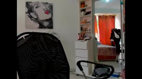 Snapshot of olivahot30 chatting on 01/04/25, 06:51 olivahot30 online show from 01/04/25, 06:51