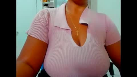 Snapshot of olivahot30 chatting on 01/06/25, 08:50 olivahot30 online show from 01/06/25, 08:50