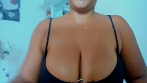 Snapshot of olivahot30 chatting on 01/27/25, 03:39 olivahot30 online show from 01/27/25, 03:39