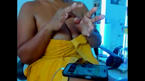 Snapshot of olivahot30 chatting on 02/05/25, 08:14 olivahot30 online show from 02/05/25, 08:14