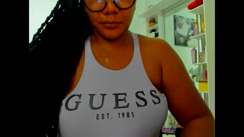 Snapshot of olivahot30 chatting on 02/06/25, 02:44 olivahot30 online show from 02/06/25, 02:44