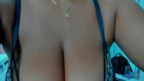 Snapshot of olivahot30 chatting on 02/26/25, 03:19 olivahot30 online show from 02/26/25, 03:19