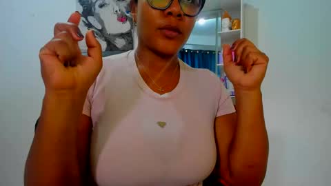 Snapshot of olivahot30 chatting on 09/11/25, 03:56 olivahot30 online show from 09/11/25, 03:56