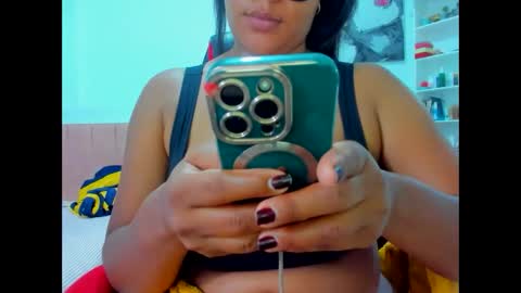 Snapshot of olivahot30 chatting on 10/18/25, 04:52 olivahot30 online show from 10/18/25, 04:52