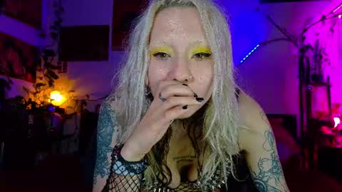 Snapshot of olivecum chatting on 06/11/26, 03:43 Olive online show from 06/11/26, 03:43