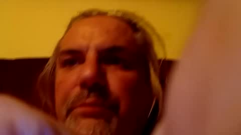 Snapshot of oliveoil67 chatting on 10/24/25, 04:47 oliveoil67 online show from 10/24/25, 04:47