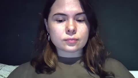Snapshot of olivepeach chatting on 05/17/26, 06:04 Oil online show from 05/17/26, 06:04