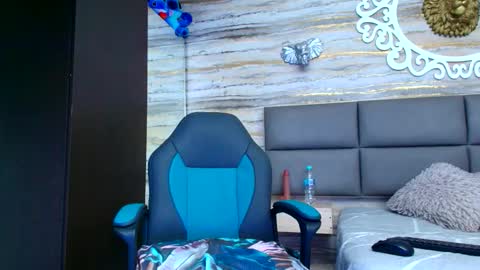 Oliver  online show from 11/26/25, 10:44