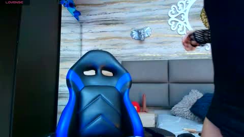 Oliver  online show from 11/28/25, 09:50