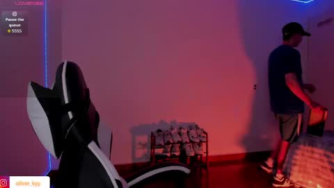 oliveeer online show from 04/26/26, 09:56