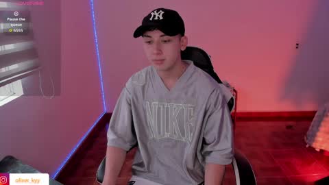 oliveeer online show from 04/27/26, 07:12