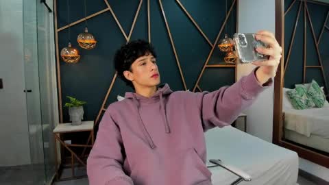  OLIVER  online show from 04/08/26, 01:11