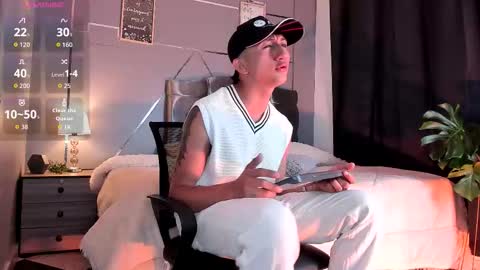 oliver mr  online show from 11/19/25, 08:09