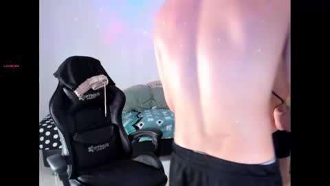 Snapshot of oliver_mrgn chatting on 09/17/25, 07:48 oliver_mrgn online show from 09/17/25, 07:48