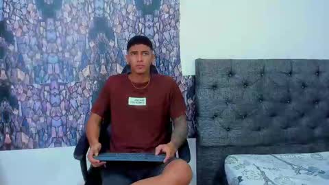 oliver_smith_2 online show from 02/27/25, 12:21