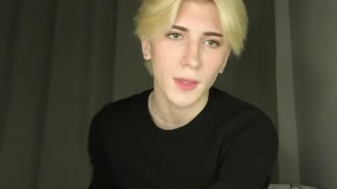Snapshot of oliver_star_boy chatting on 05/11/26, 06:05 oliver online show from 05/11/26, 06:05