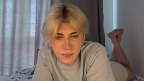 Snapshot of oliver_star_boy chatting on 06/12/26, 07:40 oliver online show from 06/12/26, 07:40