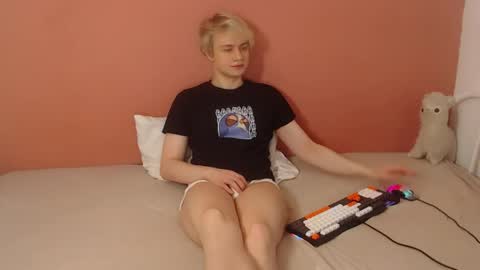 Oliver online show from 04/05/26, 01:03