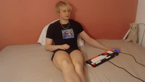 Oliver online show from 04/15/26, 01:23