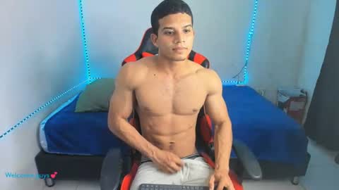 Snapshot of oliver_thompsson chatting on 06/22/26, 12:02 oliver thompsson online show from 06/22/26, 12:02
