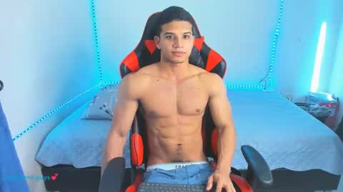 Snapshot of oliver_thompsson chatting on 07/08/26, 01:37 oliver thompsson online show from 07/08/26, 01:37
