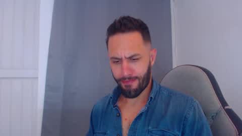 oliver online show from 01/13/25, 12:09