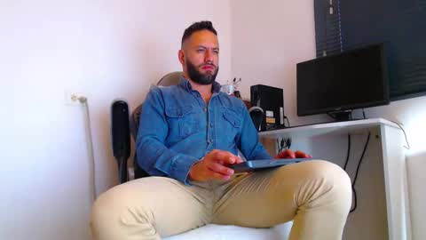 oliver online show from 02/11/26, 04:45