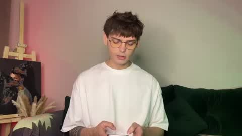 Snapshot of oliverlawrence chatting on 06/18/26, 09:52 oliverlawrence online show from 06/18/26, 09:52