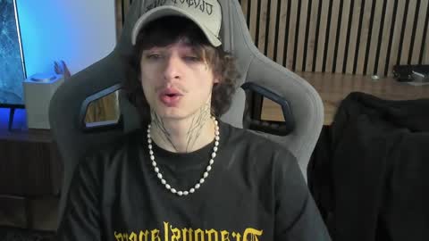 oliverrgroove online show from 04/23/26, 12:04