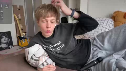 oliver online show from 04/22/26, 09:55