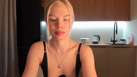 Olivia 3 online show from 02/05/25, 09:29