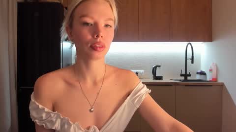 Olivia 3 online show from 02/11/25, 07:59