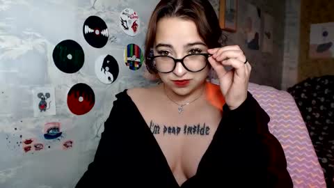 olivia_defo online show from 09/19/25, 12:06
