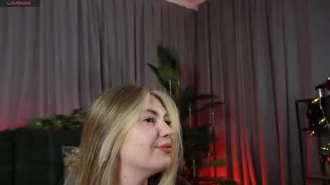 SaraConor online show from 04/22/26, 01:56