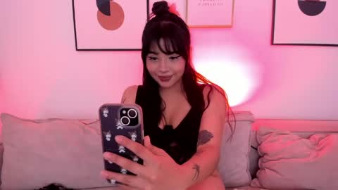 olivia_dluxe online show from 04/18/26, 08:53