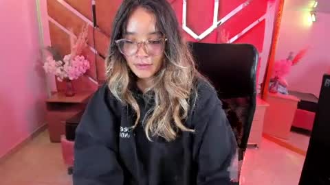 Snapshot of olivia_fox69 chatting on 07/10/26, 04:17 OLIVIA online show from 07/10/26, 04:17