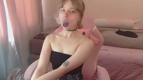 Snapshot of olivia_grr chatting on 07/06/26, 03:03 Olivia online show from 07/06/26, 03:03