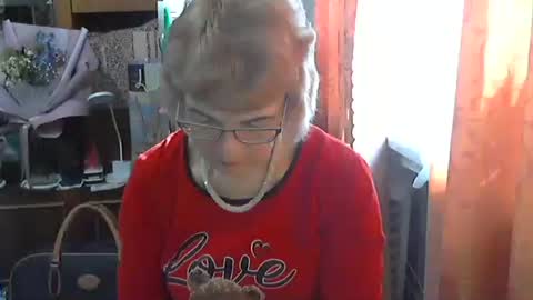 Olivia Mia online show from 03/27/26, 12:16