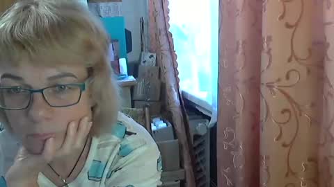 Olivia Mia online show from 06/01/26, 05:20