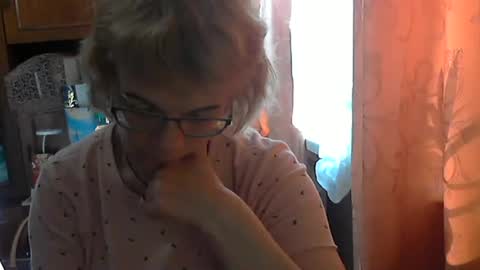 Olivia Mia online show from 06/04/26, 01:50