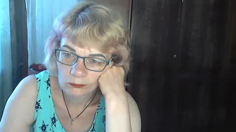 Snapshot of olivia_mia25 chatting on 07/13/26, 08:28 Olivia Mia online show from 07/13/26, 08:28