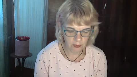 Snapshot of olivia_mia25 chatting on 07/18/26, 11:58 Olivia Mia online show from 07/18/26, 11:58